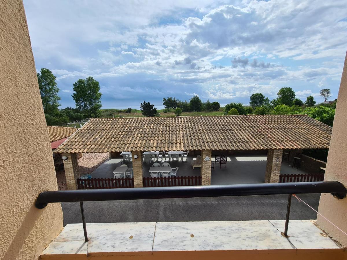 Avra Beach Apartments Lefkímmi Eksteriør billede